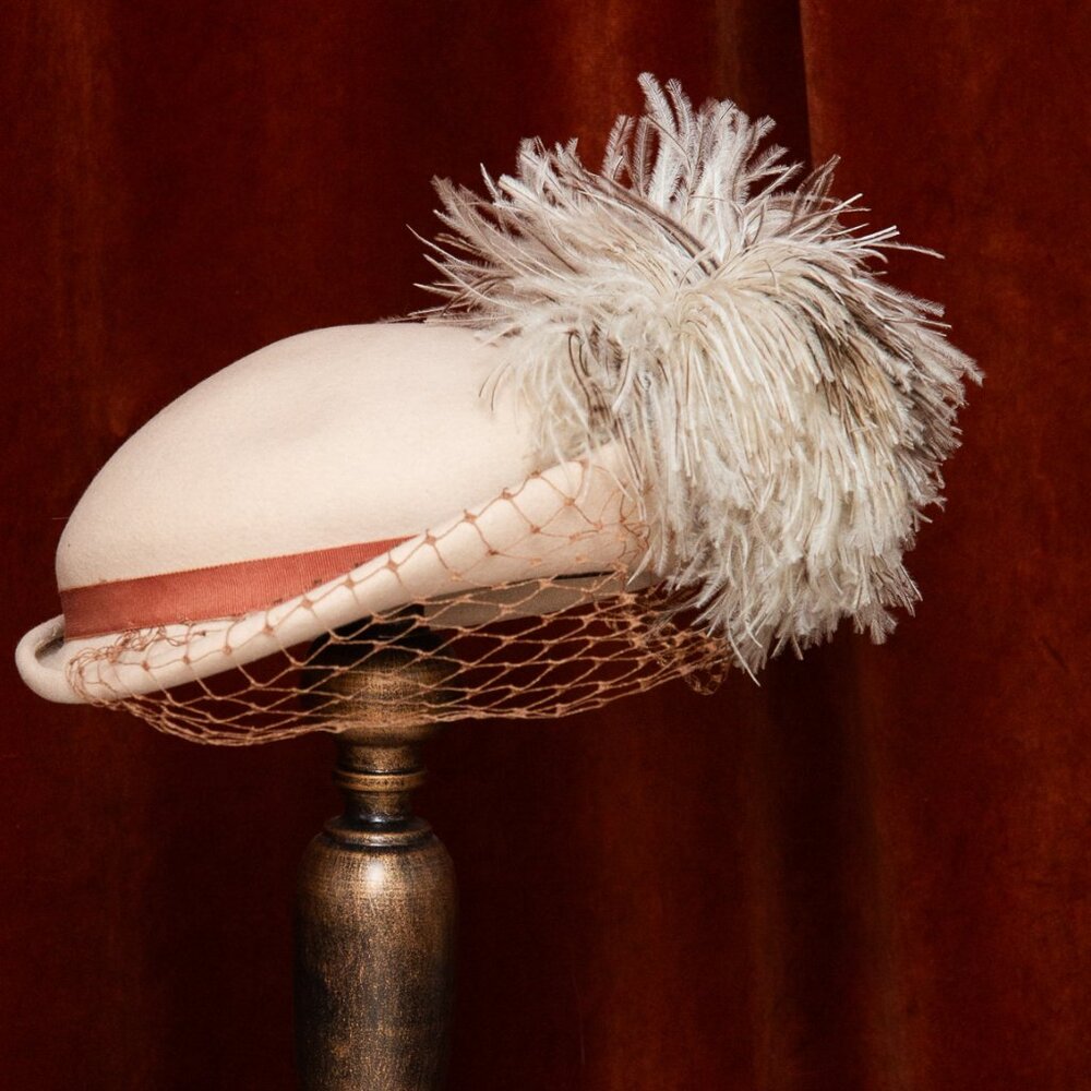 RARE Beige 20s 40s Bumper Capulet Hat with Large Feather & Brown Ribbon Netting